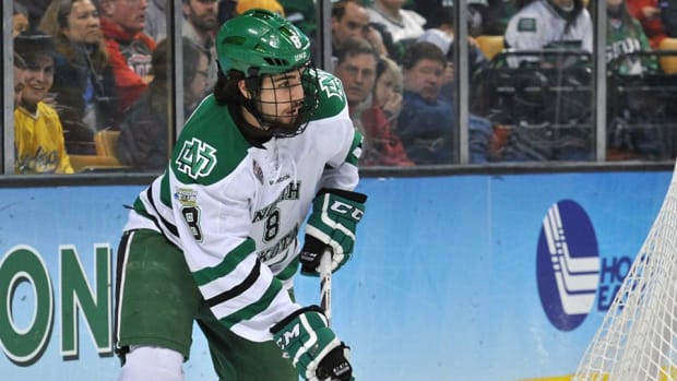 nick-schmaltz-dazzling-deke-goal-north-dakota-nhl-960.jpg